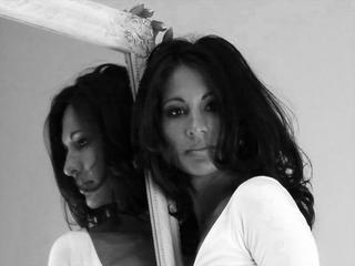 Katalin gehorcht Dir! - Alter: 39 / Jungfrau - Alter: 156 / schlank - Geschlecht: weiblich - Ausrichtung: bisexuell - Haare: schwarz / lang - Piercing: Bauchnabel - BH-Gr&ouml;&szlig;e: A - Hautfarbe: gebr&auml;unt - Augen: braun - Rasur: vollrasiert