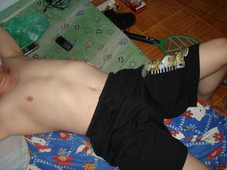 cam4all - Alter: 33 / Fische - Alter: 173 / schlank - Geschlecht: m&auml;nnlich - Ausrichtung: bisexuell - Haare: blond / sehr kurz - Piercing: keins - BH-Gr&ouml;&szlig;e:  - Hautfarbe: weiss - Augen: blau - Rasur: vollrasiert