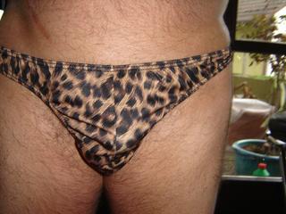 magno - Sex,  Musik, PC und Skat. - Schaut euch meine Bilder und Videos an, vielleicht machen sie euch an. Ich bin f&uuml;r Frauen und M&auml;nner da!! Habe viel Phantasie und bin zu fast allem bereit! - Alter: 37 / Steinbock - Alter: 180 / normal - Geschlecht: m&auml;nnlich - Ausrichtung: bisexuell - Haare: braun / mittellang - Piercing: keins - BH-Gr&ouml;&szlig;e:  - Hautfarbe: gebr&auml;unt - Augen: blau - Rasur: vollrasiert
