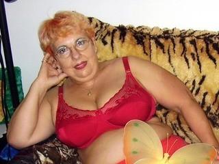 Esther - Mein Vorliebe sind die M&auml;nner. Ich liebe Theater und Kino. - In der Liebe habe ich gerne alles sch&ouml;n und zart, ich mag den Kitzler lecken. Meine Muschi ist fast immer feucht. Ich mache es mir auch oft selber. - Alter: 59 / Steinbock - Alter: 160 / normal - Geschlecht: weiblich - Ausrichtung: bisexuell - Haare: rot / kurz - Piercing: keins - BH-Gr&ouml;&szlig;e: D - Hautfarbe: weiss - Augen: braun - Rasur: stark behaart