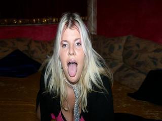 XXLPornogirl-Tanjalove - Hey, ich bin ein pralles und liebes XXL Luder. Ich bin offen f&uuml;r alles, von nett chatten und flirten, bis hin zu tabulosen Spielen - auch Life! Ich bin auch ein kleiner Schluckspecht und zu jeder Schandtat bereit. :-)