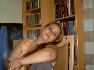 SweetLily for You - Alter: 33 / L&ouml;we - Alter: 160 / mollig - Geschlecht: weiblich - Ausrichtung: bisexuell - Haare: blond / sehr lang - Piercing: keins - BH-Gr&ouml;&szlig;e: B - Hautfarbe: weiss - Augen: blau - Rasur: teilrasiert