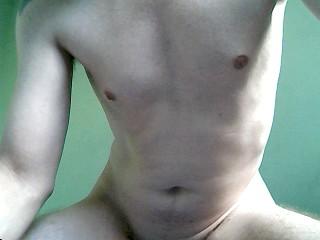 boy-deluxe - Alter: 26 / Fische - Alter: 175 / schlank - Geschlecht: m&auml;nnlich - Ausrichtung: bisexuell - Haare: blond / kurz - Piercing: keins - BH-Gr&ouml;&szlig;e:  - Hautfarbe: weiss - Augen: blau - Rasur: vollrasiert