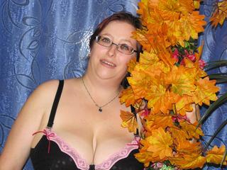 melriska - Ich mag Mus*i mit Zoom zeigen, ich mag auch SM, Dildos, Tittenfick und ins Gesicht spri*en. Komm, ich mach dich fertig.