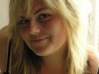sexylu - Hi, ich bin Lu. Ich zeige dir gerne was dir gef&auml;llt, und was dich geil macht! Ich warte nur auf Dich!! Ich mache alles. Ich habe 3 Dildos, eine feuchte Muschi und grosse Titten. Ich liebe cam2cam!!!
