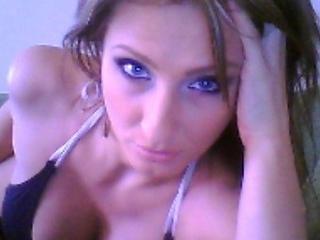 Biancax - I`ll show you my hot, horny body. I love: wax games, smearing myself with warm oils or icy cold cream. Come and have sexy fun with me! I have some horny toys ready for our pleasure. Come on - don`t keep me waiting! 