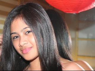 Asiangirl - Bei mir geht es heiss her, ich mache mit dir `ne geile Show. Willst du gerne anal, Fi**en, oder einen Dildo im *rsch von mir sehen? Ich mache es. Asian Girl, pervers, mag anal und Sklavin sein, das kann geil sein! Komm jetzt rein, und lass dich verw&ouml;hnen.