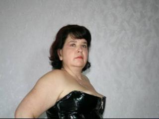 Herrin Djamila - Alter: 51 / Skorpion - Alter: 168 / normal - Geschlecht: weiblich - Ausrichtung: bisexuell - Haare: schwarz / mittellang - Piercing: keins - BH-Gr&ouml;&szlig;e: D - Hautfarbe: gebr&auml;unt - Augen: gr&uuml;n - Rasur: vollrasiert