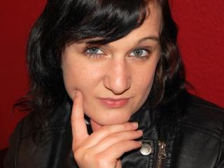 Herrin-Veronika - HIER HER, du TROTTEL! - oral,amateurin,muschi