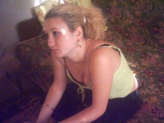 SensualHot4u - I am a very playful chick, a little shy at first - but once you get me started - there`s nothing I wouldn`t do to make sure my partner has the best sex ever! You`ll be leaving my chat room thinking of me for days. ;)