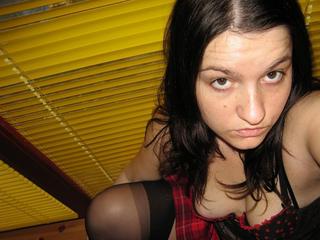 Sarah00 - Wild und geil! - schlecken,amateurin,pussy