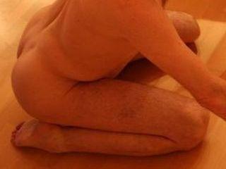Cam Whore - Alter: 38 / Steinbock - Alter: 180 / normal - Geschlecht: m&auml;nnlich - Ausrichtung: homosexuell - Haare: braun / kurz - Piercing: keins - BH-Gr&ouml;&szlig;e:  - Hautfarbe: weiss - Augen: blau - Rasur: teilrasiert