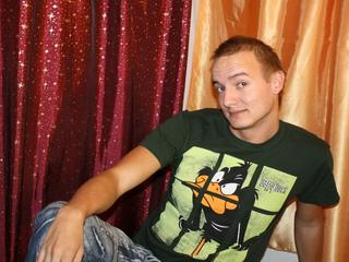 LuckyLuke09 - Alter: 24 / Skorpion - Alter: 182 / sportlich - Geschlecht: m&auml;nnlich - Ausrichtung: bisexuell - Haare: blond / kurz - Piercing: Zunge - BH-Gr&ouml;&szlig;e:  - Hautfarbe: weiss - Augen: blau - Rasur: vollrasiert