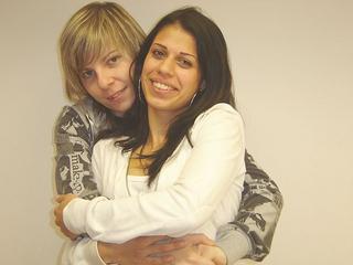 LovelyBabes - Heisse Blonde und ihre dunkle Freundin warten auf Dich! - blasen,pussies,schleim