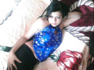 aandri - Surprise yourself! I love playing with myself - and would totally find it hot, if you were watching me. I love doing it outside, as well as inside. Come and visit me - and stay a while. ;)