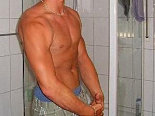 Boyy25 macht alles - Reisen, chatten und flirten.  - Komm zu mir - und lass uns zusammen wilde Sachen erleben. :) Bin f&uuml;r fast alles offen.

Mag Rollenspiele, Hei&szlig;e Cam Action - oder ganz was du dir so vorstellst. ;)

Einfach w&uuml;nsche eu&szlig;ern! Also - kommt schnell!  - Alter: 23 / Waage - Alter: 187 / sportlich - Geschlecht: m&auml;nnlich - Ausrichtung: heterosexuell - Haare: braun / mittellang - Piercing: keins - BH-Gr&ouml;&szlig;e:  - Hautfarbe: weiss - Augen: braun - Rasur: teilrasiert