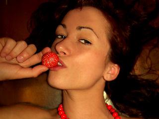 AngelsStrawbery - Ich bin freundlich und ich will neue Leute kennenlernen. :) Ich habe Dildos ;), einen sehr sch&ouml;nen Popo und einen geilen K&ouml;rper. Komm, und besuch meine private Show.