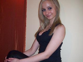 VanessaPrivat - Heiße Blondine mit schönen Lippen und Beinen. - blasen,fotzen,muskeln