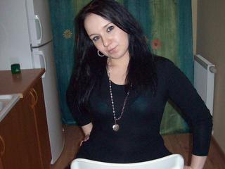 AngelaLive - Alter: 19 / Waage - Alter: 168 / normal - Geschlecht: weiblich - Ausrichtung: heterosexuell - Haare: schwarz / lang - Piercing: keins - BH-Gr&ouml;&szlig;e: D - Hautfarbe: weiss - Augen: blau - Rasur: vollrasiert