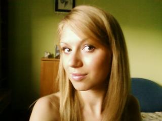 Daisy20 - Sexy Blondine mit schöner Figur. - lecken,pussies,schleim