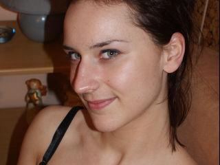 Mitzi - Hallo, bin Mitzi!! Mag dich gerne kennenlernen und schauen, was sich weiter ergibt. Bin neu hier und suche die lustvollen Momente des Lebens. Lust auf mich? Ich warte...