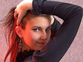 SuesseNea69 - Alter: 22 / Stier - Alter: 170 / schlank - Geschlecht: weiblich - Ausrichtung: bisexuell - Haare: braun / lang - Piercing: keins - BH-Gr&ouml;&szlig;e: B - Hautfarbe: weiss - Augen: blau - Rasur: vollrasiert