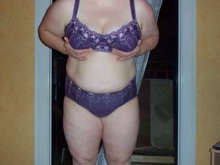 MolligeJane90C - Alter: 32 / Sch&uuml;tze - Alter: 158 / mollig - Geschlecht: weiblich - Ausrichtung: heterosexuell - Haare: braun / mittellang - Piercing: keins - BH-Gr&ouml;&szlig;e: D - Hautfarbe: weiss - Augen: braun - Rasur: nicht rasiert