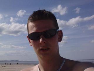 HotBoyCam - Alter: 23 / Krebs - Alter: 182 / sportlich - Geschlecht: transsexuell - Ausrichtung: homosexuell - Haare: br&uuml;nett / kurz - Piercing: keins - BH-Gr&ouml;&szlig;e:  - Hautfarbe: weiss - Augen: blau - Rasur: nicht rasiert