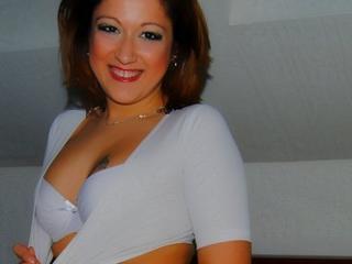 Shuna4u - Alter: 22 / Skorpion - Alter: 170 / schlank - Geschlecht: weiblich - Ausrichtung: heterosexuell - Haare: br&uuml;nett / mittellang - Piercing: Zunge - BH-Gr&ouml;&szlig;e: B - Hautfarbe: weiss - Augen: braun - Rasur: vollrasiert