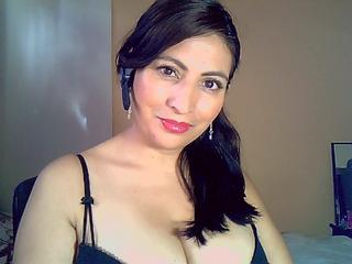 Kaory - Alter: 35 / Fische - Alter: 160 / normal - Geschlecht: weiblich - Ausrichtung: bisexuell - Haare: braun / lang - Piercing: keins - BH-Gr&ouml;&szlig;e: DD - Hautfarbe: latina - Augen: braun - Rasur: nicht rasiert