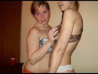 hornygirls22 - Wir sind geile und heisse junge Frauen! - ficken,girl,kitzler