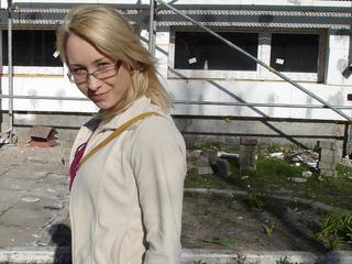 PrettyWoman - Alter: 24 / Jungfrau - Alter: 178 / schlank - Geschlecht: weiblich - Ausrichtung: heterosexuell - Haare: blond / lang - Piercing: keins - BH-Gr&ouml;&szlig;e: B - Hautfarbe: weiss - Augen: braun - Rasur: vollrasiert