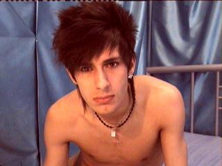 Geraldo - Sport, Kino, Sex, Sex und Sex. - Willst du sehen, wie ich mit gro&szlig;em Dildo fi**e? Willst du mich dazu st&ouml;hnen h&ouml;ren?  Z&ouml;ger nicht, und komm in meine Show!

 - Alter: 21 / Wassermann - Alter: 175 / schlank - Geschlecht: m&auml;nnlich - Ausrichtung: homosexuell - Haare: schwarz / sehr kurz - Piercing: keins - BH-Gr&ouml;&szlig;e:  - Hautfarbe: weiss - Augen: braun - Rasur: vollrasiert