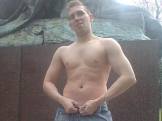 Sweetbiboy - Sport und chatten. - Private Einblicke in meine eigenen 4 W&auml;nde, und was ich da tun kann f&uuml;r Dich ;-). Zu vielen Tageszeiten, und immer etwas anderes. - Alter: 26 / L&ouml;we - Alter: 173 / sportlich - Geschlecht: m&auml;nnlich - Ausrichtung: bisexuell - Haare: blond / kurz - Piercing: keins - BH-Gr&ouml;&szlig;e:  - Hautfarbe: weiss - Augen: blau - Rasur: teilrasiert