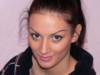 rebecca-fox - Sport, tanzen, Shopping, Mode und Sex. - Ich mag M&auml;nner, die ernsthaft wissen, was sie wollen und mich behandeln wie eine Prinzessin. Ich mag den Gedanken, dass ich meine wahre Liebe finde. - Alter: 20 / Jungfrau - Alter: 185 / sportlich - Geschlecht: weiblich - Ausrichtung: heterosexuell - Haare: schwarz / lang - Piercing: Bauchnabel - BH-Gr&ouml;&szlig;e: C - Hautfarbe: weiss - Augen: blau - Rasur: vollrasiert
