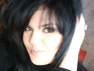 AnnieX - Ich liebe M&auml;nner mit harten Sch*&auml;nzen, und ich liebe fi**en und lutschen. Komm, la&szlig; uns Spa&szlig; haben. ;) 