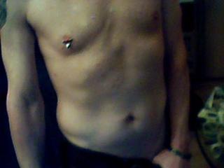 toy 4 u  - Alter: 41 / Waage - Alter: 170 / normal - Geschlecht: m&auml;nnlich - Ausrichtung: homosexuell - Haare: blond / mittellang - Piercing: Intimpiercing - BH-Gr&ouml;&szlig;e:  - Hautfarbe: weiss - Augen: blau - Rasur: vollrasiert
