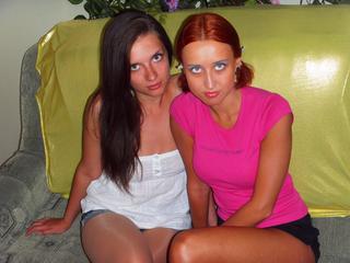 PattyBetty - Alter: 21 / Sch&uuml;tze - Alter:  / normal - Geschlecht: Paar - Ausrichtung: bisexuell - Haare: braun / mittellang - Piercing: keins - BH-Gr&ouml;&szlig;e:  - Hautfarbe: weiss - Augen: blau - Rasur: teilrasiert