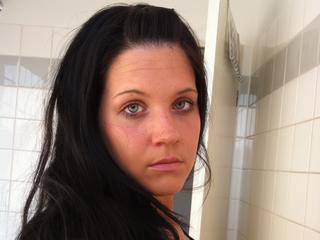Solenne - Hi, ich bin Solenne und stehe auf geilen und harten Sex. Ich liebe Anal-Sex, Oral-Sex und hemmunglosen Sex an verbotenen Orten.