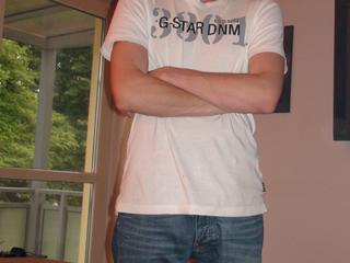 Chris-Chris - Autos, Freunde treffen, ausgehen und Sex. - Auf der Suche nach dem Kick! Gibst du ihn mir? Ich liebe es, Leute zu treffen und sie kennenzulernen und vielleicht Gleichgesinnte zu finden, mit denselben Vorlieben wie ich!  - Alter: 19 / Jungfrau - Alter: 178 / normal - Geschlecht: m&auml;nnlich - Ausrichtung: bisexuell - Haare: braun / kurz - Piercing: keins - BH-Gr&ouml;&szlig;e:  - Hautfarbe: weiss - Augen: braun - Rasur: vollrasiert