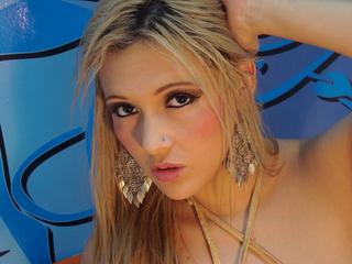 Kristen - Alter: 24 / Krebs - Alter: 170 / schlank - Geschlecht: weiblich - Ausrichtung: bisexuell - Haare: blond / lang - Piercing: keins - BH-Gr&ouml;&szlig;e: C - Hautfarbe: latina - Augen: braun - Rasur: vollrasiert