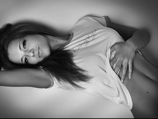 NicoleCute - Literatur, Musik, Tanzen und Joggen. - Die Nacht mit mir wird das Beste in deinem Leben! Komm schnell, ich bin schon heiss! - Alter: 25 / Sch&uuml;tze - Alter: 178 / schlank - Geschlecht: weiblich - Ausrichtung: bisexuell - Haare: blond / sehr lang - Piercing: keins - BH-Gr&ouml;&szlig;e: B - Hautfarbe: weiss - Augen: blau - Rasur: vollrasiert