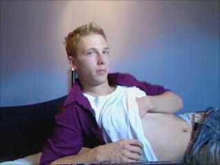 Hot Gay92 - Ihr wollt Fun? Den k&ouml;nnt ihr haben. Nicht alles, was man will, kann man auch bekommen!! Ich sag mal, es wird garantiert eine Freude sein, mit euch zu chatten und mehr zu machen. 

