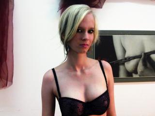 Ashley - Ich bin eine heisse und nimmersatte Lady, habe einen begehrenswerten K&ouml;rper und suche immer einen s&uuml;&szlig;en Verf&uuml;hrer, mit dem ich spielen kann.