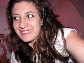 AngelBebitha - Alter: 21 / Jungfrau - Alter: 168 / schlank - Geschlecht: weiblich - Ausrichtung: heterosexuell - Haare: br&uuml;nett / lang - Piercing: keins - BH-Gr&ouml;&szlig;e: C - Hautfarbe: weiss - Augen: gr&uuml;n - Rasur: vollrasiert