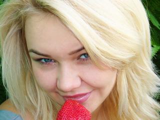 Valeria - Alter: 27 / Fische - Alter: 168 / normal - Geschlecht: weiblich - Ausrichtung: heterosexuell - Haare: blond / lang - Piercing: keins - BH-Gr&ouml;&szlig;e: B - Hautfarbe: weiss - Augen: grau - Rasur: teilrasiert