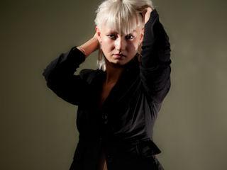 BarbiJulia - Alter: 28 / Widder - Alter: 175 / normal - Geschlecht: weiblich - Ausrichtung: heterosexuell - Haare: blond / mittellang - Piercing: Bauchnabel - BH-Gr&ouml;&szlig;e: B - Hautfarbe: weiss - Augen: blau - Rasur: vollrasiert