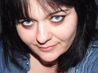 SCHLAMPE20 - Hi, ich bin Karolina! Ich habe grosse Titten und mag Tittenspiele. Ich liebe Sex und bin f&uuml;r (fast) alles offen, gehe auch auf Deine W&uuml;nsche ein. Ich bin heiss wie ein Teufel!!!