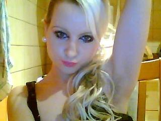 SweetJeni - Alter: 30 / Wassermann - Alter: 168 / sportlich - Geschlecht: weiblich - Ausrichtung: heterosexuell - Haare: blond / lang - Piercing: keins - BH-Gr&ouml;&szlig;e: A - Hautfarbe: weiss - Augen: gr&uuml;n - Rasur: vollrasiert