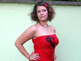 Joannaa18 - Sexy, elegant, young, single woman - with a slender figure - and always in the mood to play! I`ll show you what a horny devil does when it`s trapped inside this angelic body - and I guarantee you the best show that you`ve ever seen!